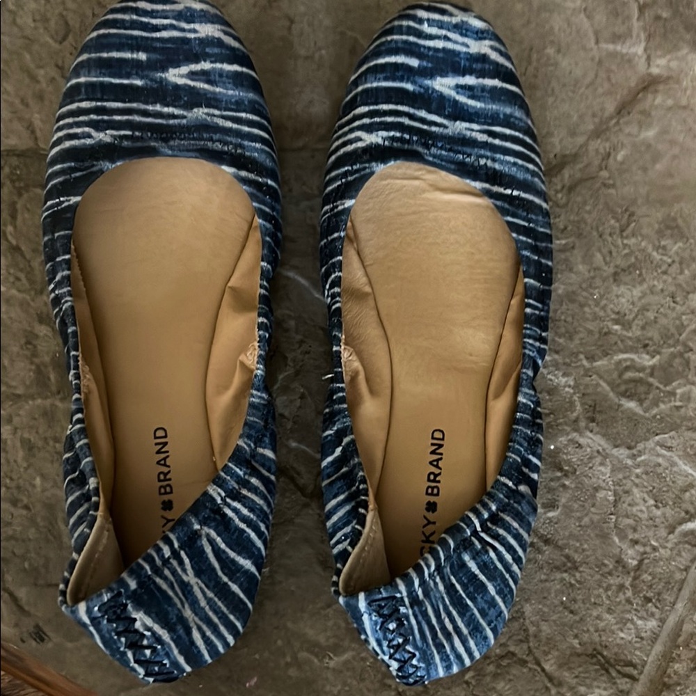 Lucky Brand Blue and Cream Ballet Flats